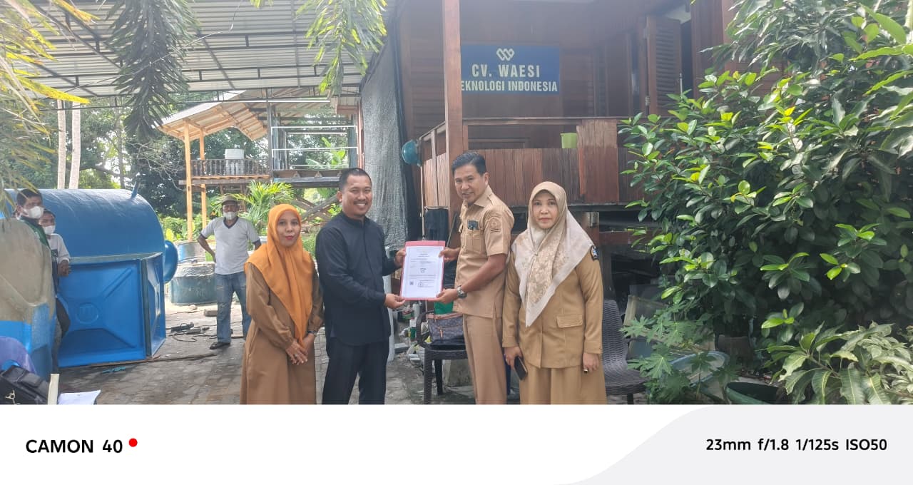 Kadis Perindustrian Serahkan HKI Merek “Waesi”, Pemkab Bone Perkuat Legalitas dan Promosi Industri Lokal